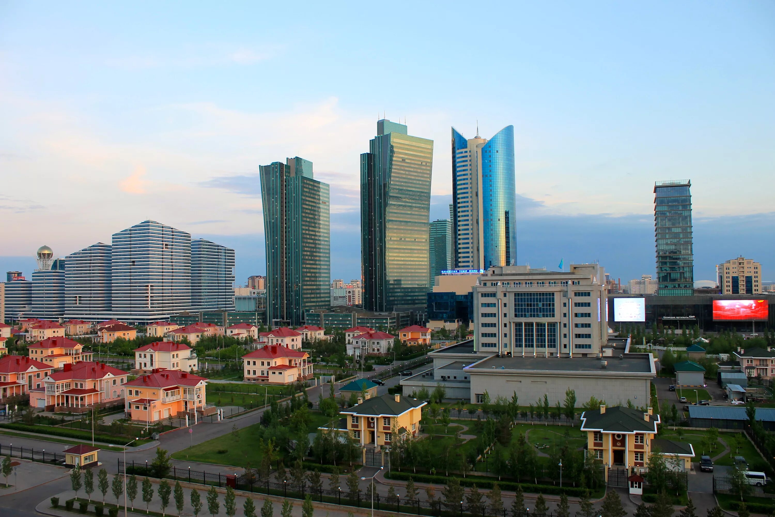 Астана, Astana. Астана Мегаполис. Астана красивые места. Астана красивые здания. Центр астаны улицы