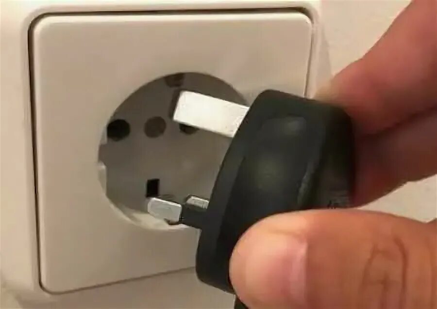 Напряжение в сети в америке какое. Американская розетка 110 вольт. Мем про метрическую систему. Мем про метрическую систему. Поп, эдисон и компания.