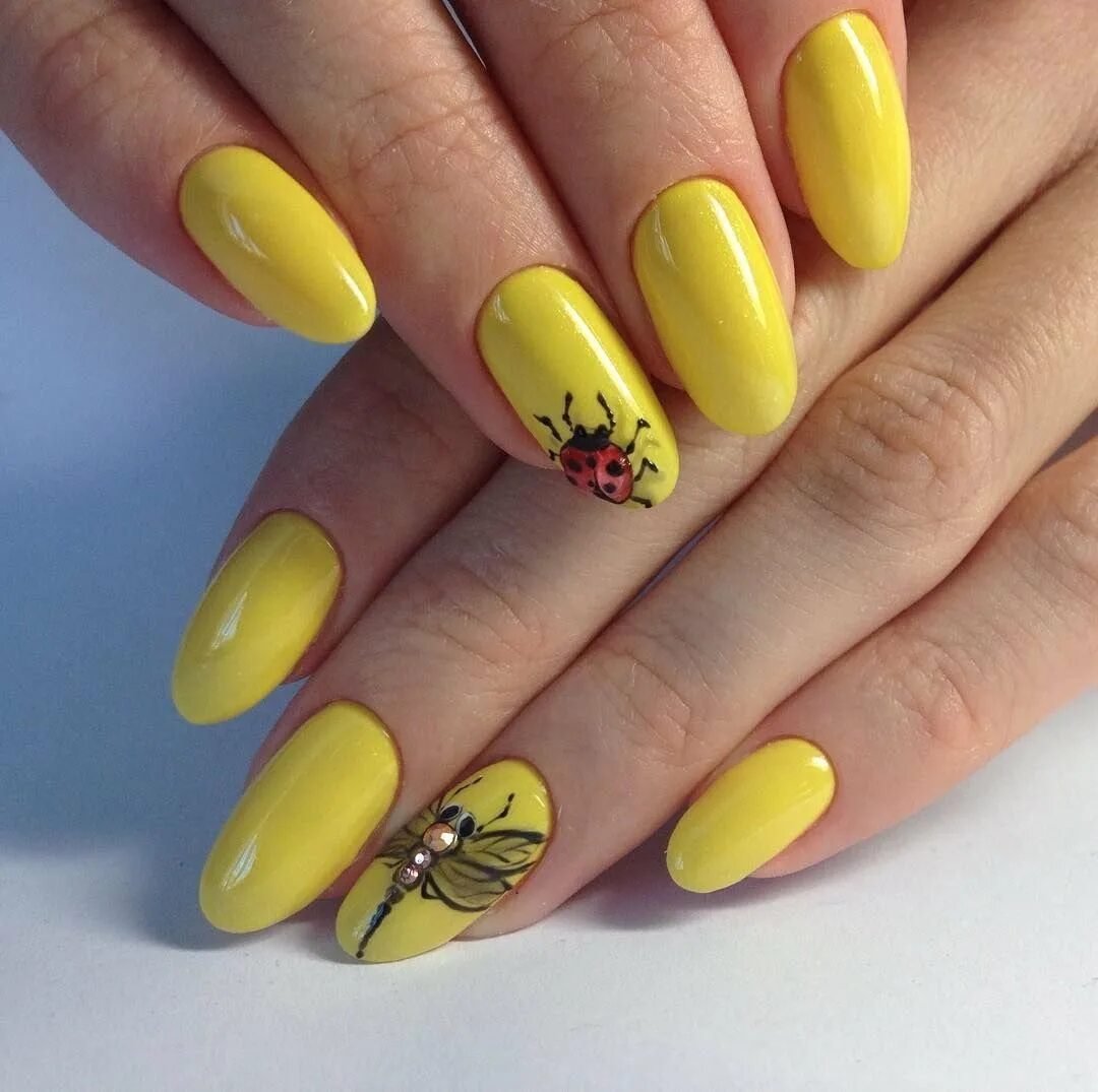 Маникюр в желтых тонах. Желтый маникюр. Летние ногти. Дизайн ногтей летний. Красивые яркие летние ногти.