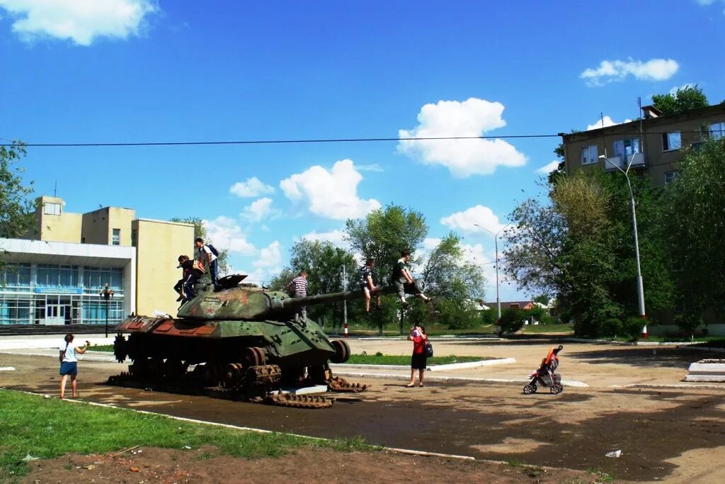 Цдк маркс. Цдк танк город маркс. танк в марксе. маркс цдк ис 3. танк на набережной омск.