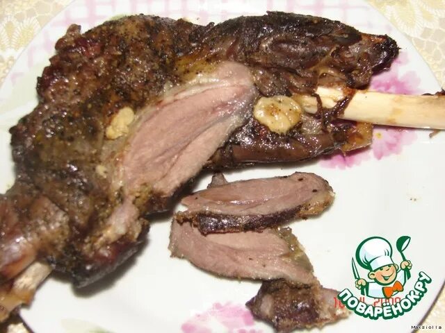 Блюда из мяса козлика. Вареное мясо. Свинина с козлятиной в духовке. Мясо козлятина блюда. Блюда из козлятины.