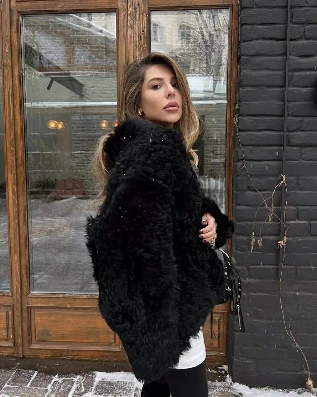 Chaud studio одежда. Галингер. Chaud studio одежда. Лаукарт мария александровна. Коричневые шорты женские.