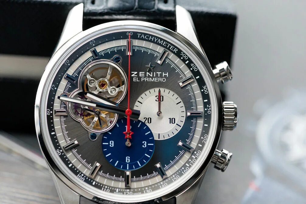 Часов zenith. Часы zenith el primero. часы зенит хронометры. часы зенит хрономастер. zenith el primero class moonphase t.