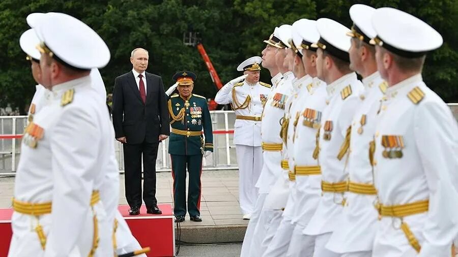 Главный военно морской. Военно-морской парад в санкт-петербурге 2021. Моряки на параде. Главный военно морской. Морской парад в санкт-петербурге 2023.