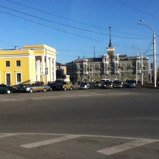 Площадь октября барнаул. Дом на площади октября Барнаул. РАЭПШ площадь октября. Площадь октября Барнаул остановка.