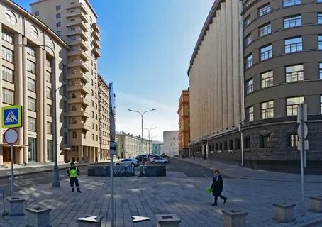 Дом напротив красной площади