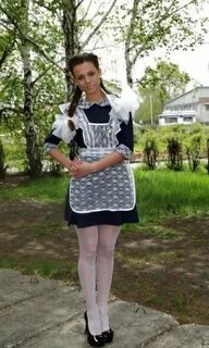 Девушка в школьной форме 18