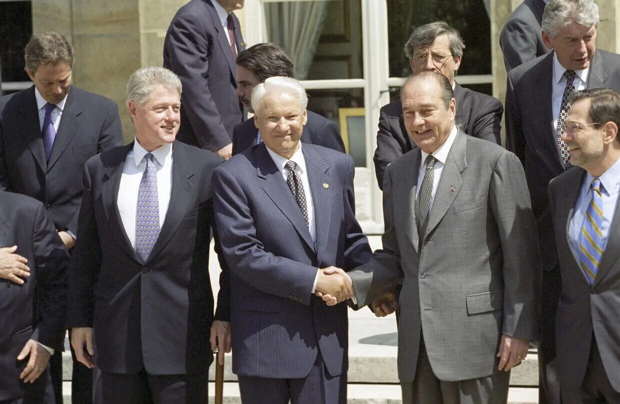 6 мая 1997. Ельцин Ширак коль. Жак Ширак и Ельцин в Париже. Ельцин и НАТО. Билл Клинтон НАТО.