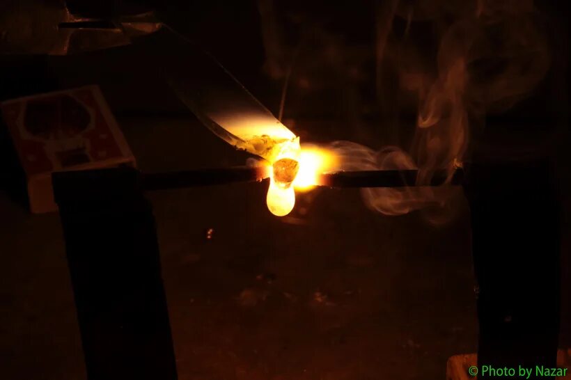 Загорелся экран. Лед горит. Горит ли стекло. Горит ли стекло. Плавление оконного стекла.