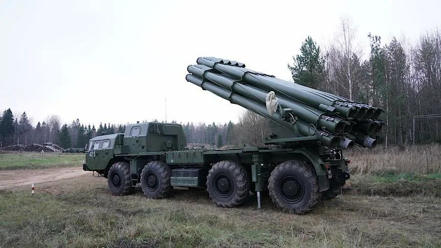 Рсзо смерч ракета. 9к58 «смерч». Система залпового огня торнадо. Рсзо смерч ракета. Торнадо-с рсзо 2022.