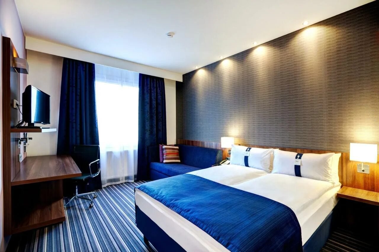 Космос смарт воронеж гостиница. Холидей воронеж. Holiday inn express voronezh. Холидей воронеж. Холидей инн экспресс воронеж.
