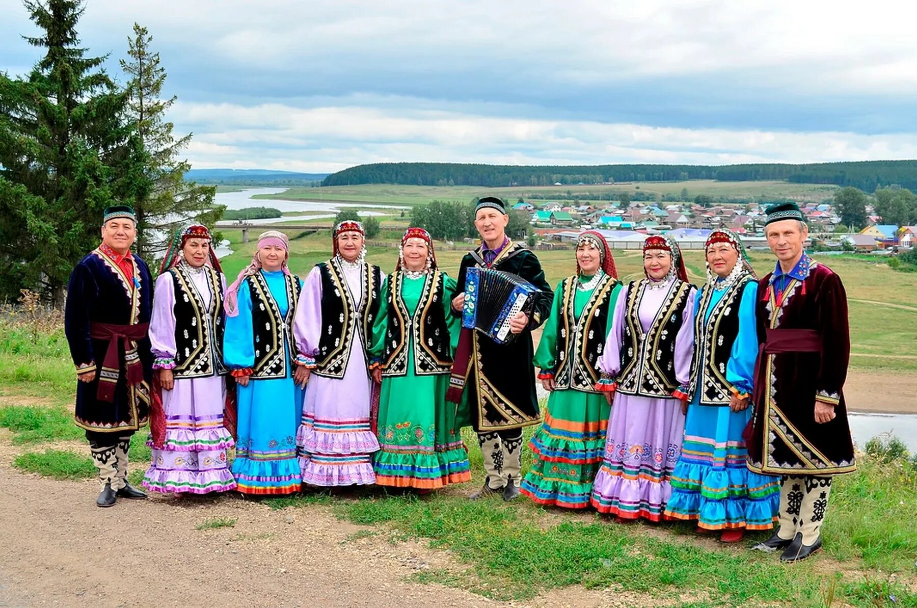 Башкирский фольклорный ансамбль. Ансамбль фольклора Башкирии. Татарский Башкирский ансамбль фольклор. Кукушкин чай Башкирский праздник.