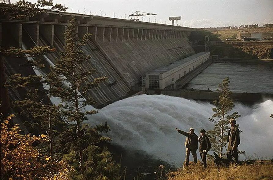 Братская грэс. Город братск гэс. братская гэс в братске. 8 сентября 1967 вступила в строй братская гэс. 8 сентября 1967 братская гэс.