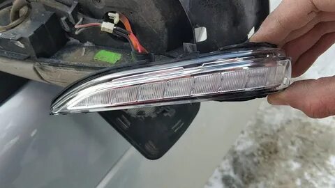 Замена поворотника в зеркале