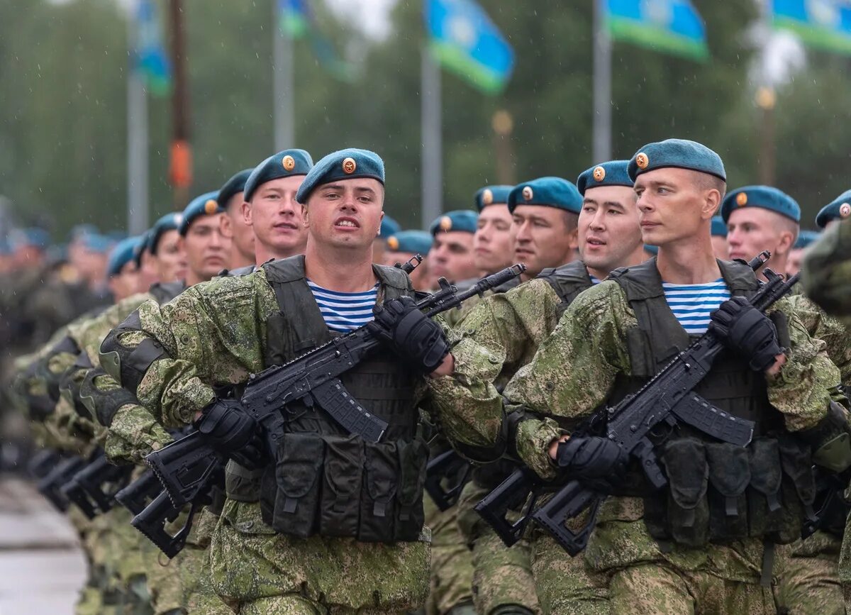 Десант дата. 76 псковская дивизия вдв. псков парад вдв 2025. 76-й десантно-штурмовой дивизии вдв. 76 дивизия вдв псков.