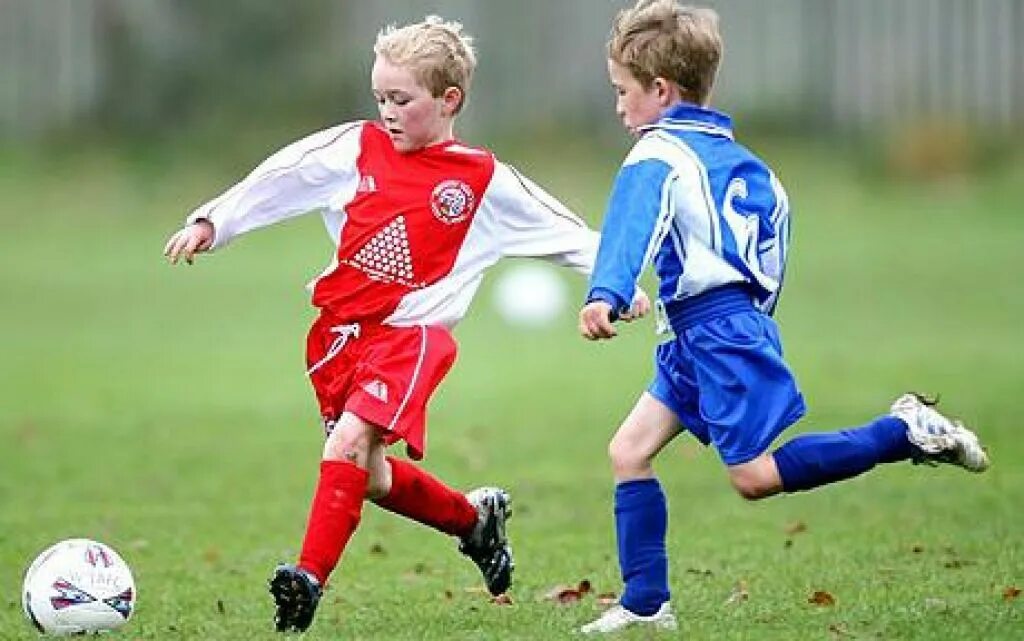 Мальчик футболист блондин. Play Football. Boy is playing Football. Football boy Player. I play soccer