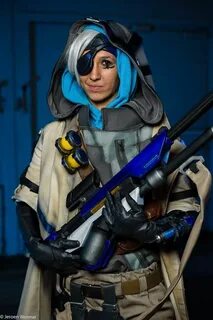Chelhellbunny cosplay overwatch