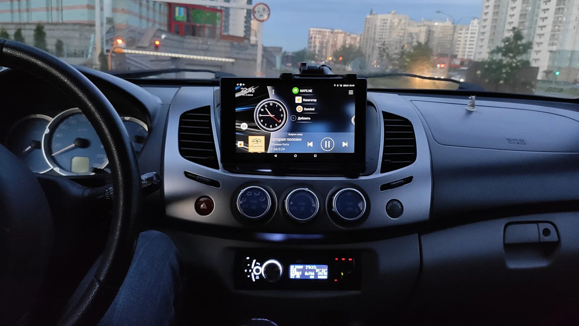 Штатная магнитола Mitsubishi l200. Mitsubishi l200 магнитола Android. Магнитола Митсубиси л200 9 дюймов. Митсубиси л200 магнитола на андроиде.