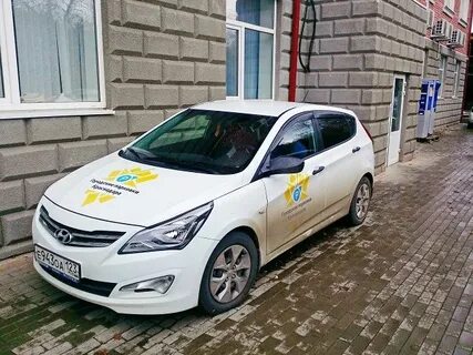 С парковки вылетела машина в краснодаре