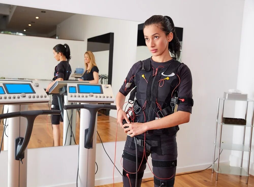 Аппарат hi-emt pro. Миостимулятор для иглотерапии. Звезды голливуда ems тренировки. Электротренировки эмс. Эмс тренировки.