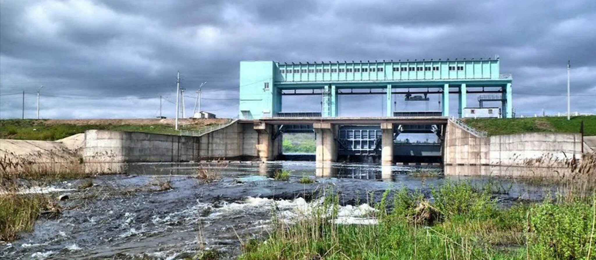 На курском водохранилище. Курское море щетинка водохранилище. Курск Курское водохранилище. Курское водохранилище плотина. Курское море река Тускарь.