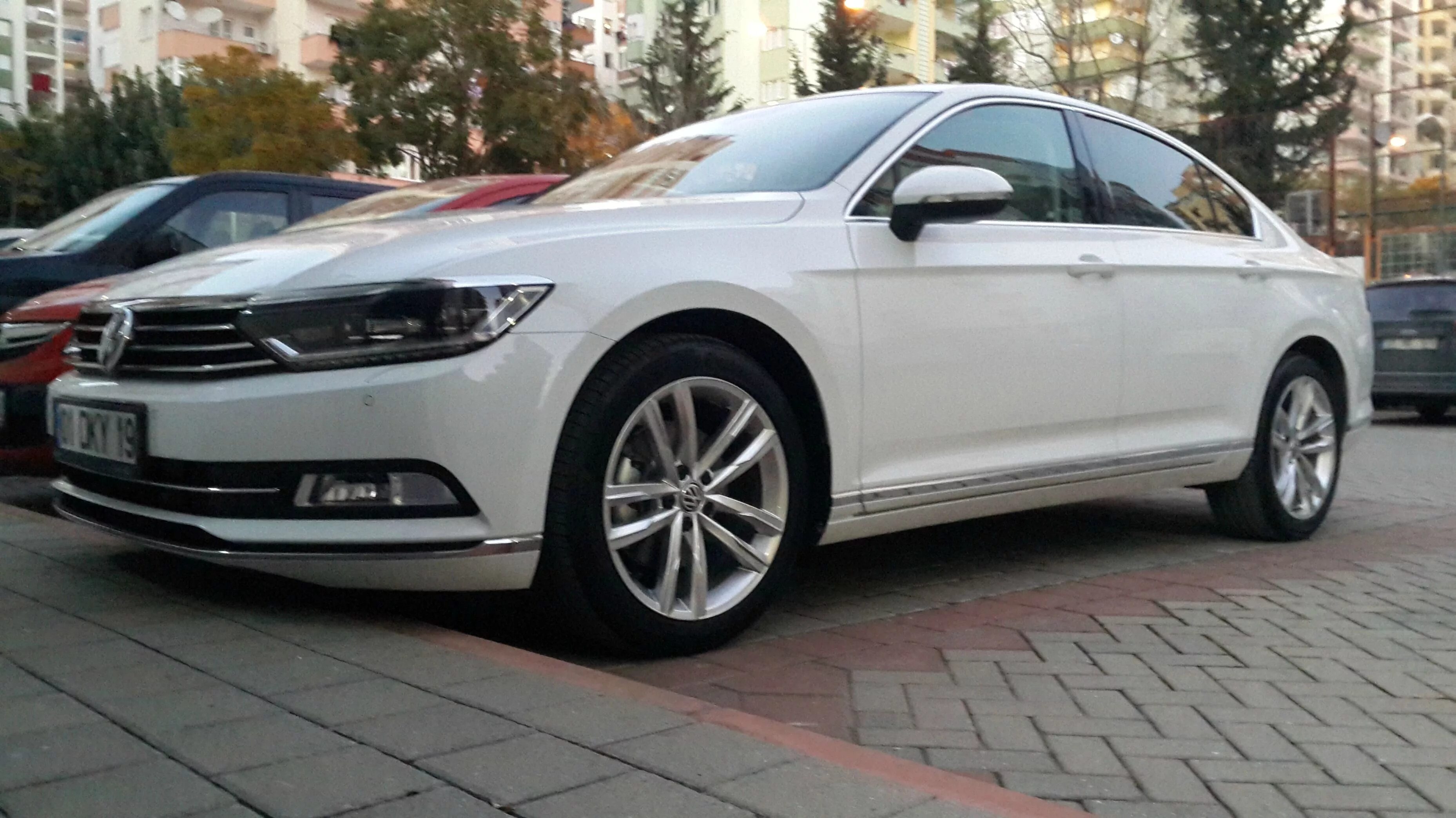 Ки б 8. Passat b8 r18. Volkswagen Passat b8 на дисках. Volkswagen Passat b8 диски r18. Volkswagen Passat b8 r line белый.