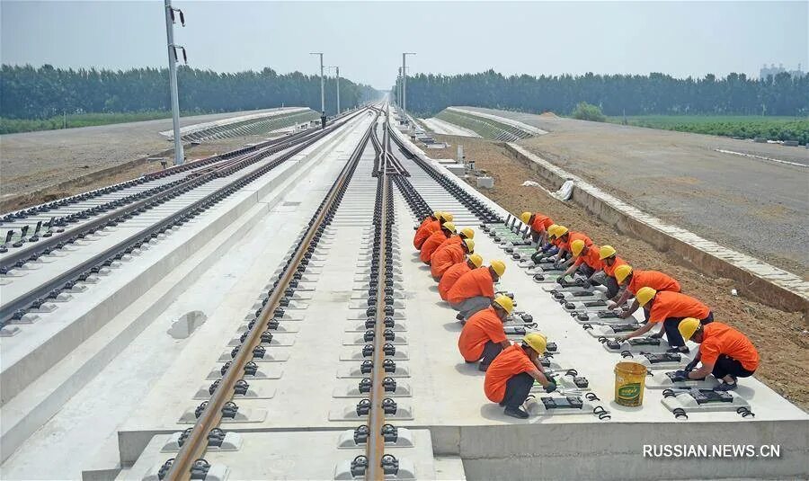 Железнодорожный транспорт строительство. Безбалластный путь на ВСМ. Безбалластный путь ВНИИЖТ. ВСМ ЖД пути Китай. Укладка рельсового пути.