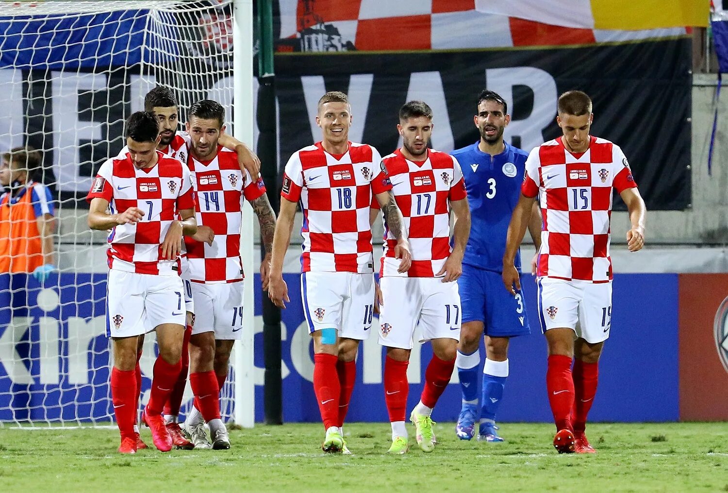 Хорватия премьер лига турнирная. Сборная Хорватии 2022. Сборная Хорватии на ЧМ 2022. Ловрен сборная Хорватии 2022. Состав сборной Хорватии 2022.