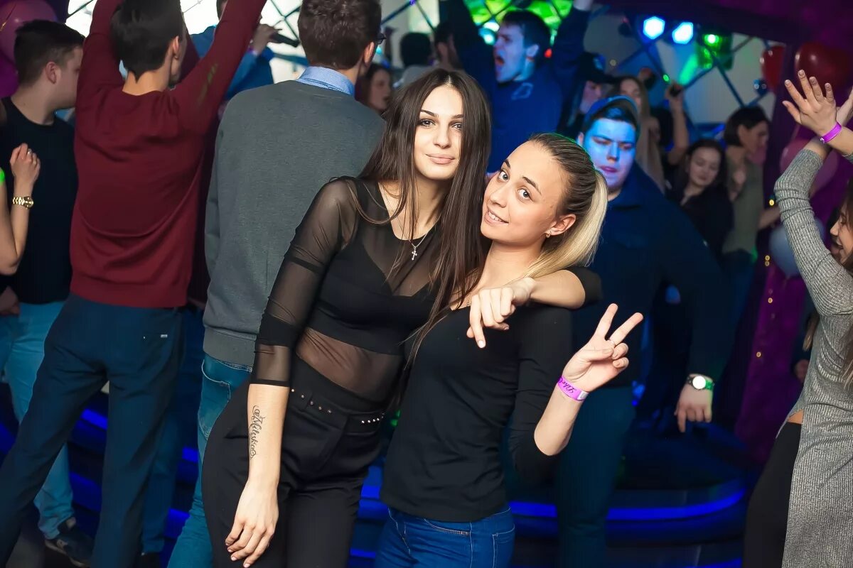 ресторан сказка бутово на изюмской. шоколад ritter sport macadamia. веневская 2а бутово южное. ресторан макадамия южное бутово отзывы. ресторан сказка бутово.