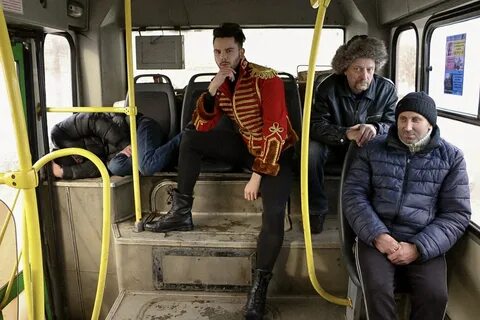 Картинки человек в автобусе.