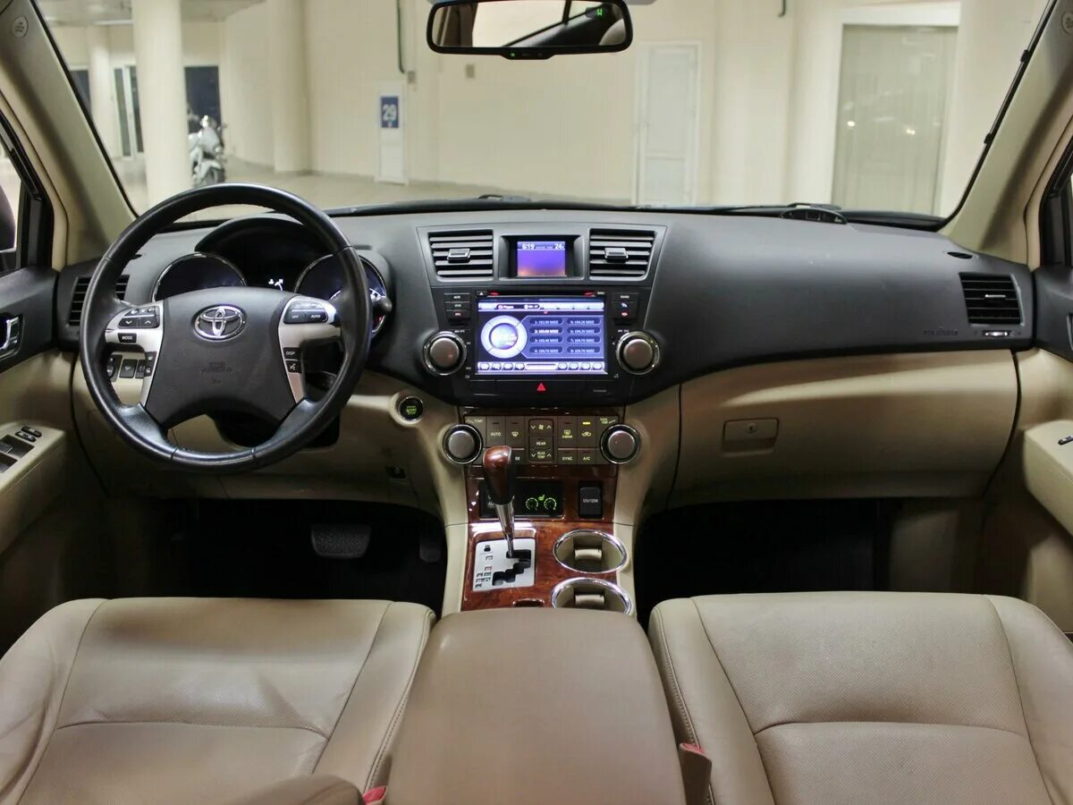 Полный привод хайлендера. Toyota Highlander II u40 Рестайлинг. Toyota Highlander u40 салон. Toyota Highlander u40 2009. Interior Toyota Highlander 2010.