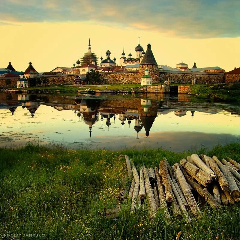 Соловецкий кремль. Соловецкий монастырь белые ночи. Соловки белые ночи. Белые ночи на соловках фото. Белые ночи на соловках.