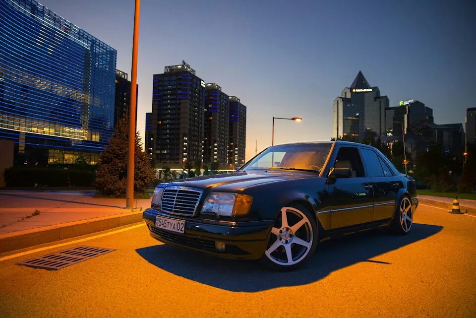 Мерс w. Волчок мерседес w124. mercedes w124 winter. мерседес w124 e500 стиль якудза. волчок мерседес w190.