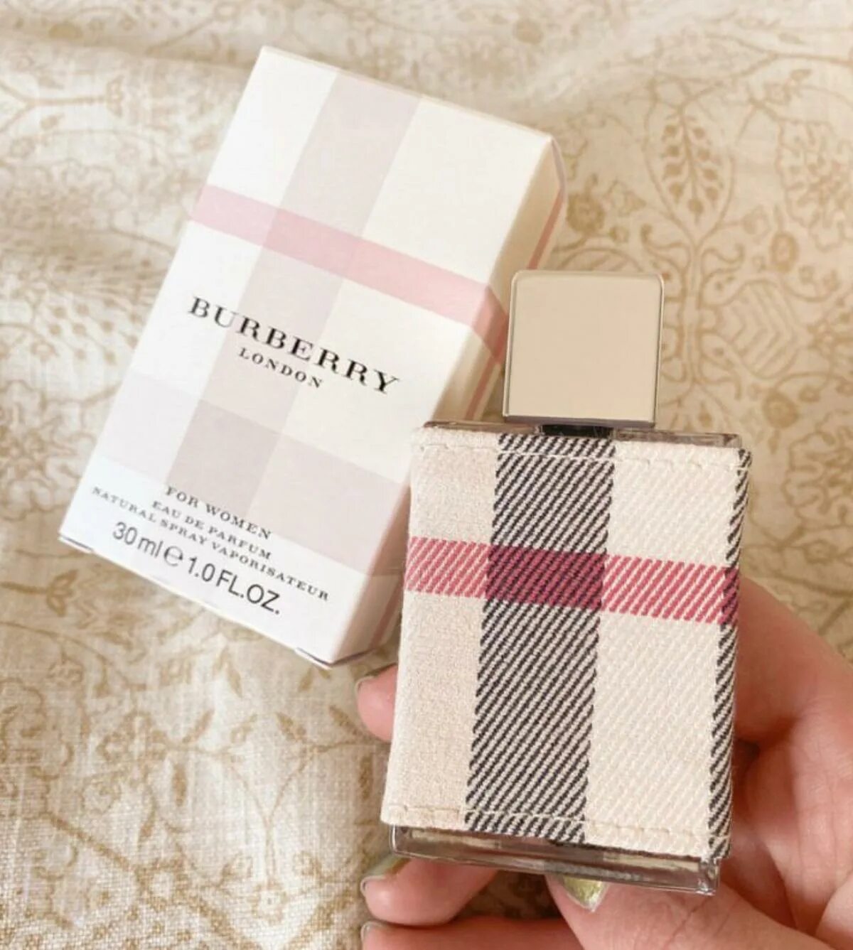 Burberry women отзывы. Духи Burberry London. Барбари Лондон женские. Духи Барбери Лондон женские. Духи Burberry женские розовые.