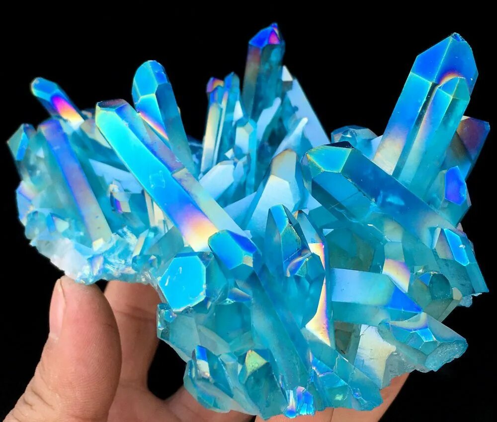 Crystal yo. Монокристалл кварца. Смонт Кристал. Аенис Кристал. Цветные Кристаллы.