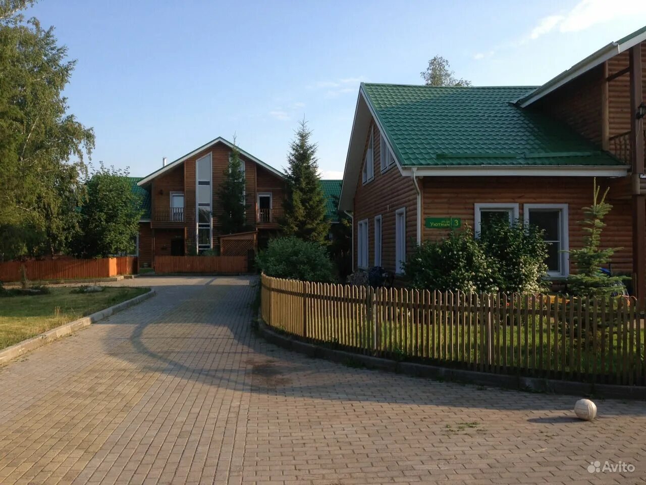 Озеро малый кременкуль резиденция 888. Коттеджи в челябинской области. Дом в пригороде челябинска. Красивые дома в челябинске. Загородный дом челябинск.