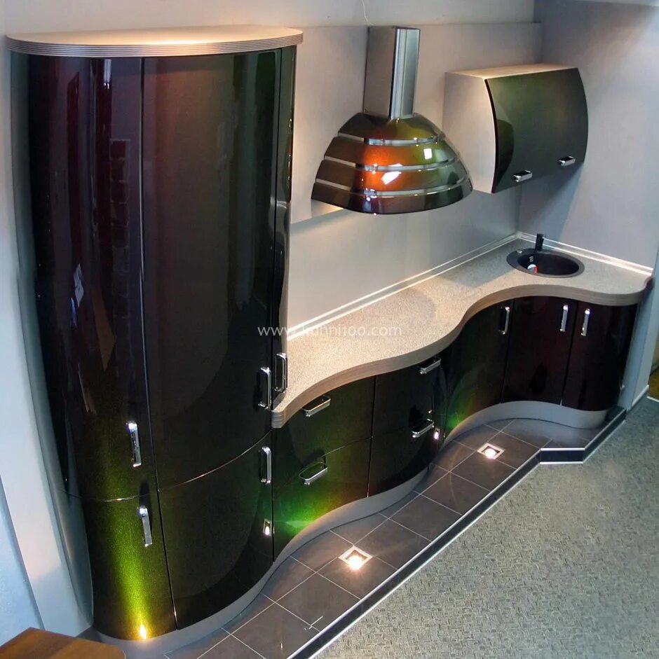 Закругленная кухня угловая. Изогнутые фасады для кухни. Акриловые радиусные фасады сидак. Кухонный гарнитур с радиусными фасадами. Гнутые фасады мдф.