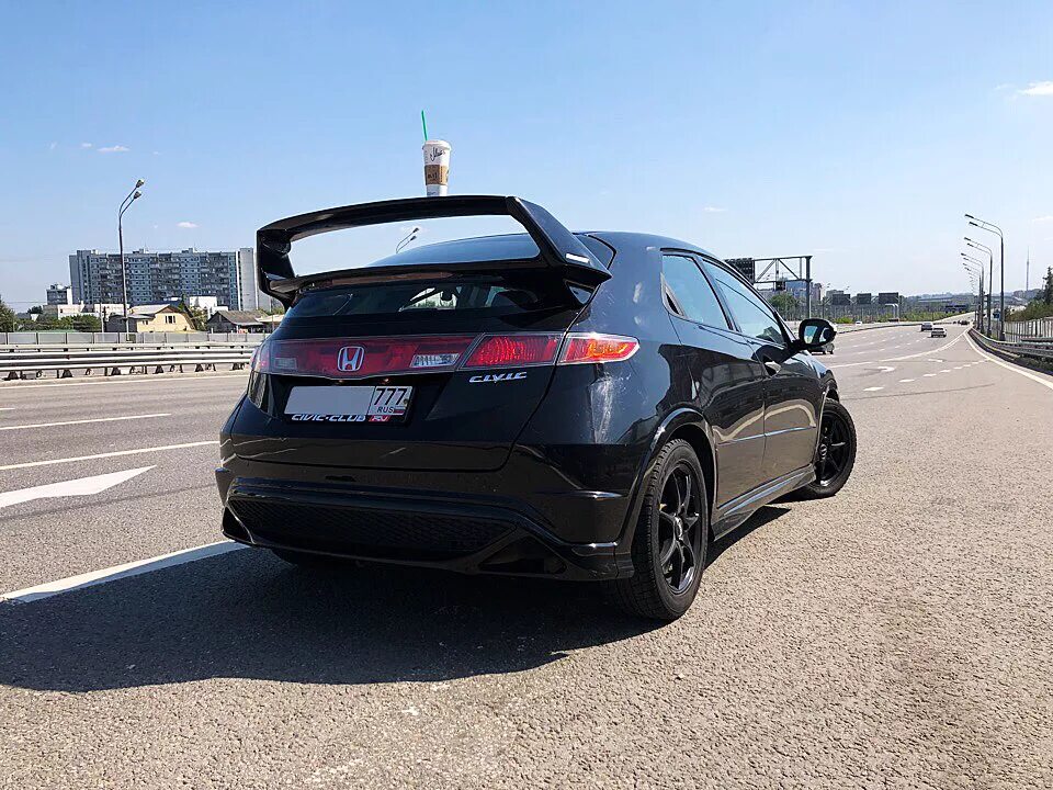 Civic 5d стекло. Mugen honda civic 5d 2008. спойлер mugen civic 5d. honda civic 8 5d спойлер. спойлер муген хонда цивик 5д.