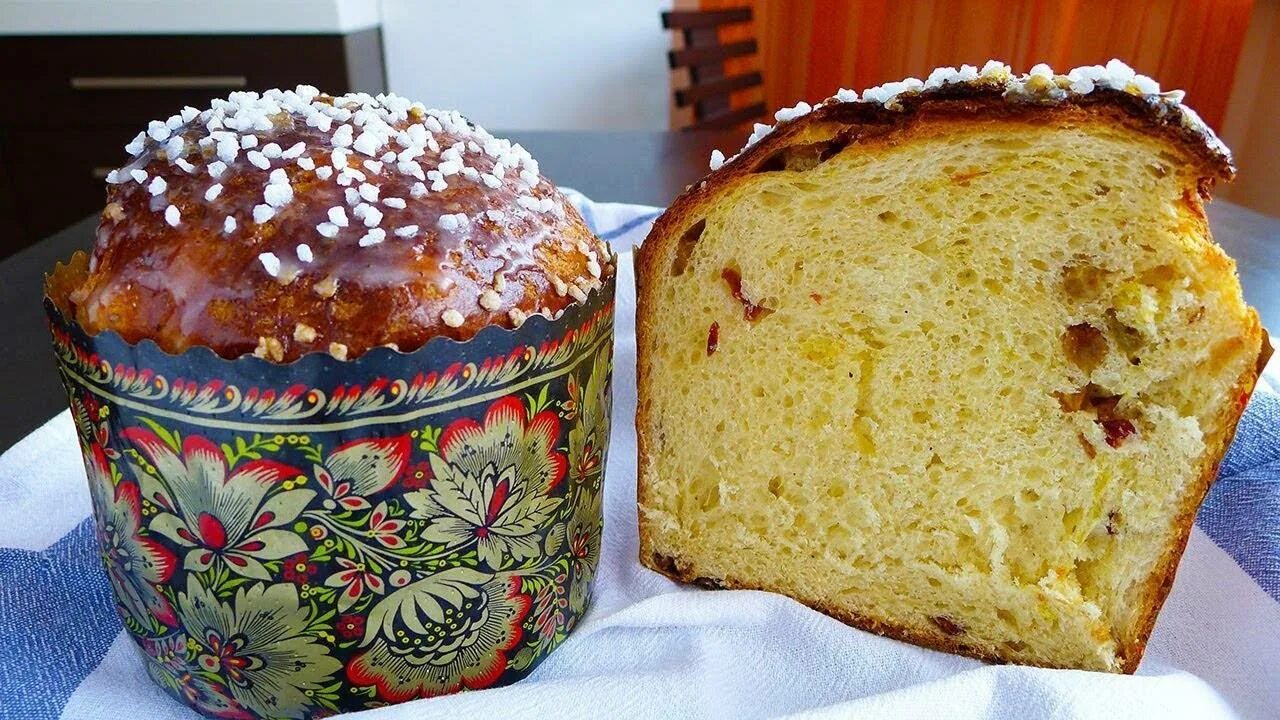 Кулич с цедрой апельсина и изюмом. Кулич со штрейзелем. кулич пасхальный заварной. шафранный кулич. кулич с шафраном.