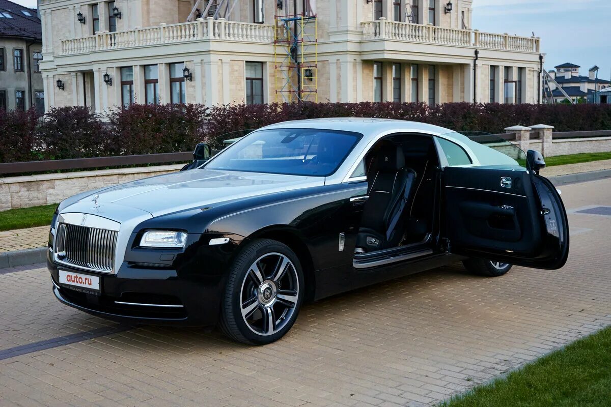 Роллс россия. Rolls Royce Wraith 2022. Rolls Royce Wraith Coupe. Роллс Ройс Wraith 2021. Rolls Royce Wraith 2021.