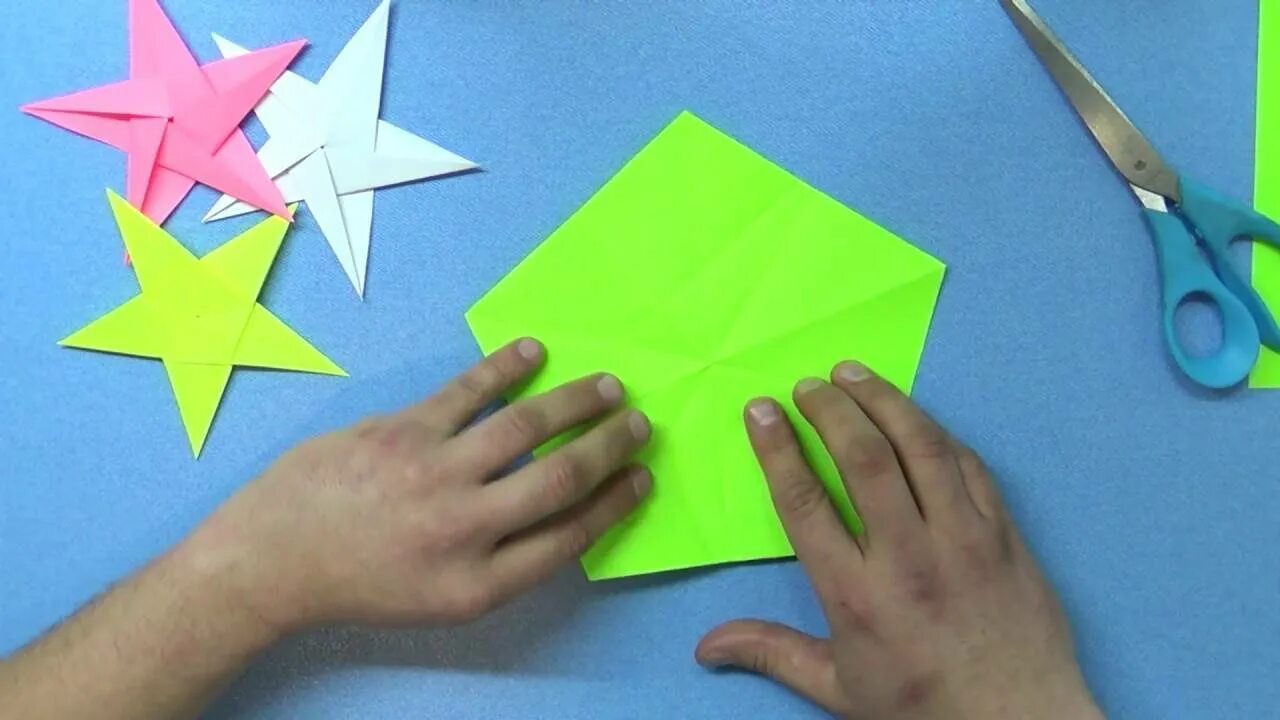 Поделки из бумаги из клея видео. Поделки из бумаги без клея. поделки из цветной бумаги без клея. легкая поделка без клея. поделки из бумаги для детей без клея.