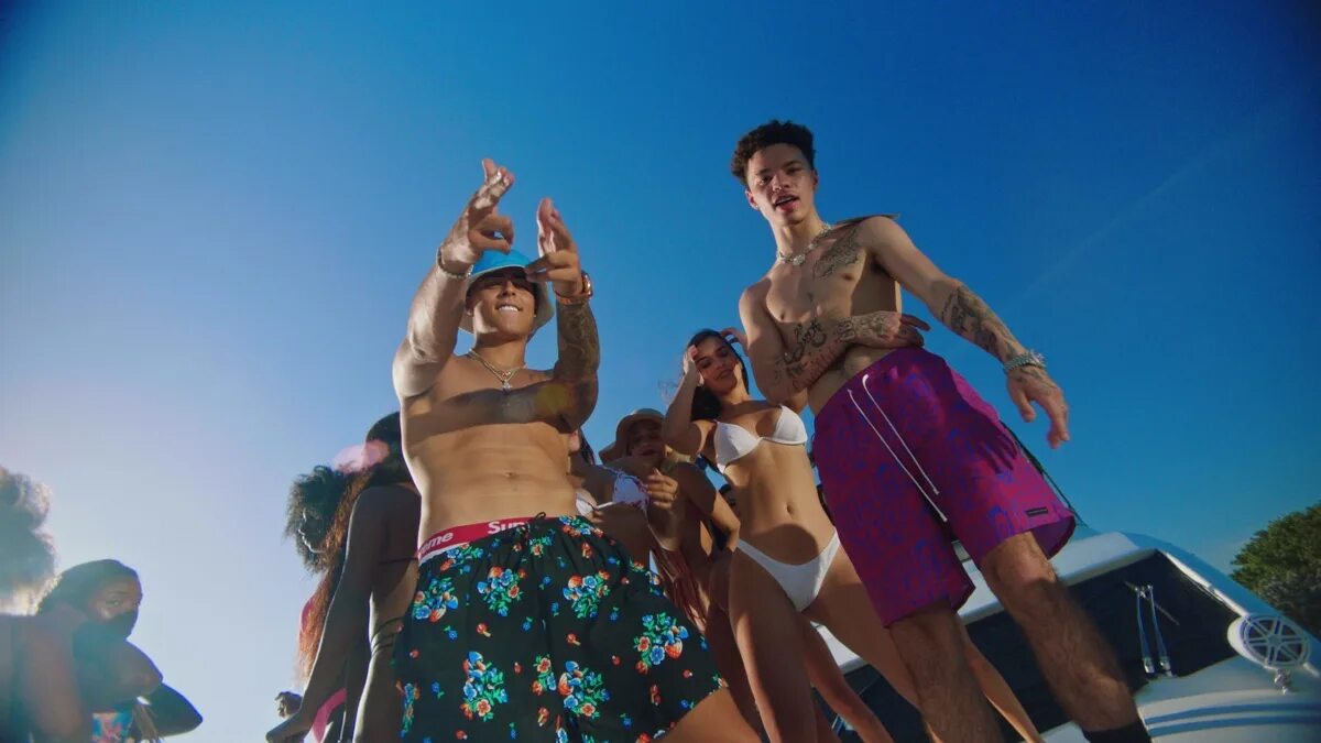 Top gone. Lil mosey lunay. lil mosey top gone. лунай пуэрториканский певец. lil mosey ft.