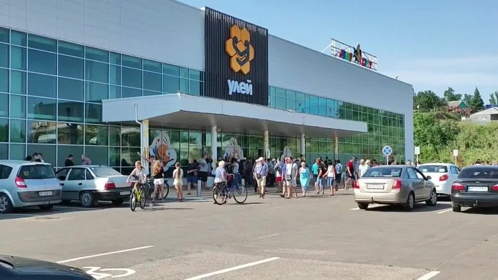 Тц улей ул республики 62 салехард фото Сдам в аренду торговое помещение в Тамбове Аренда коммерческой недвижимости в Та
