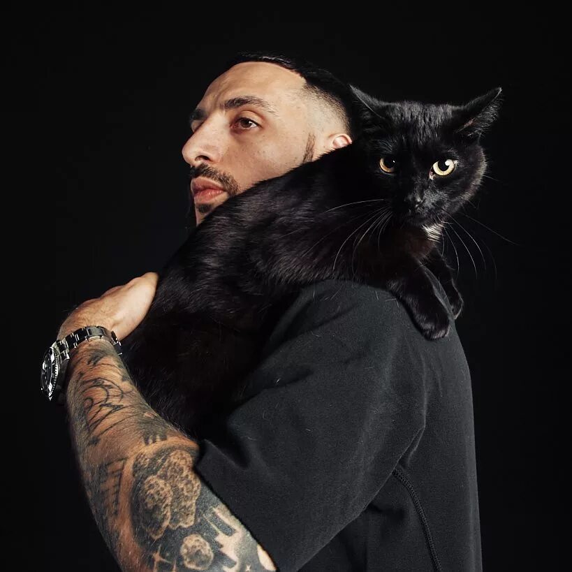 1 rus. Оне рус. Бателфилд 5 на икс бокс one. Леван горозия лысый. Ufc 3 на xbox one цена.