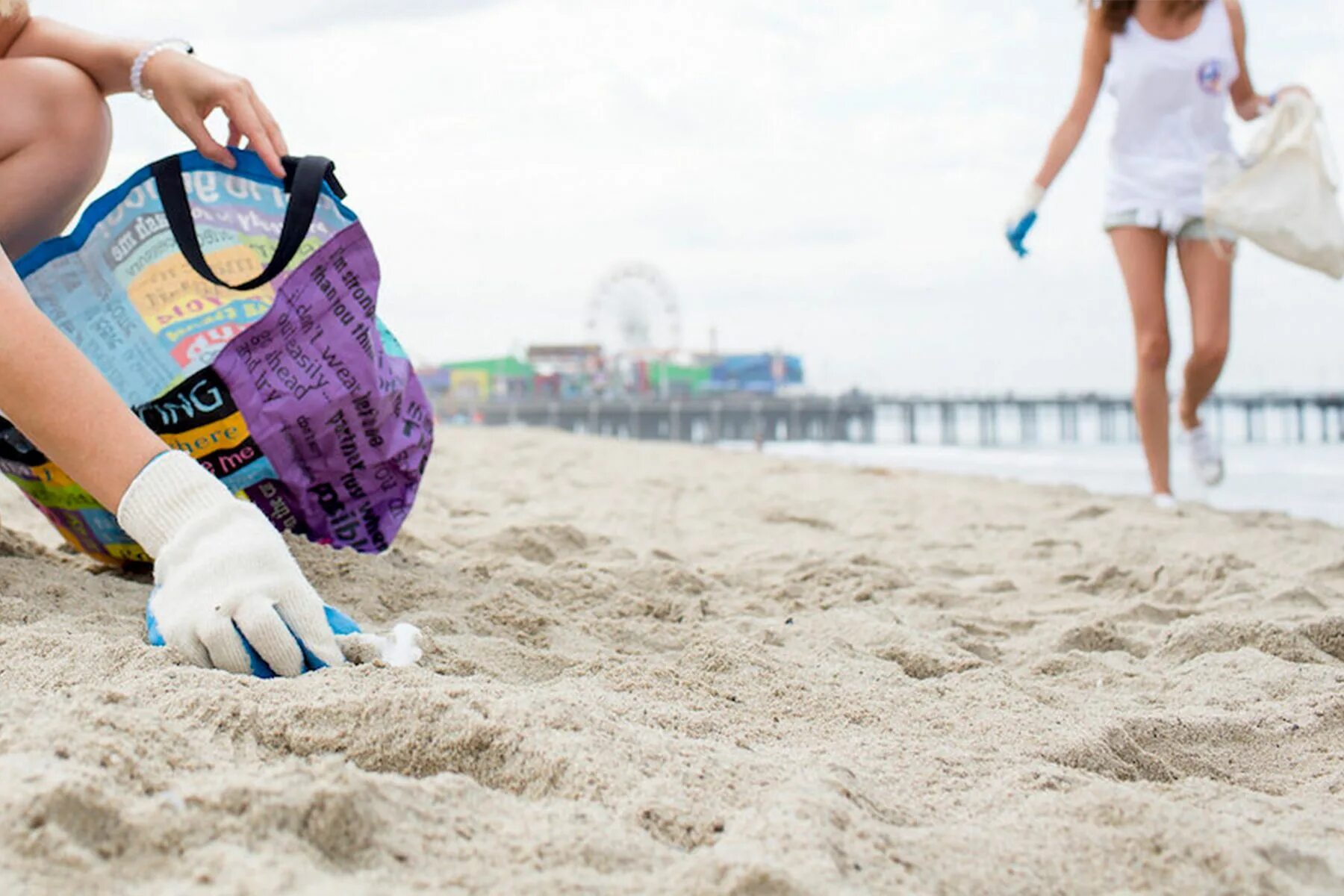 Beach clean. День расслабленности и беззаботности. Beach Cleaning. Beach Cleanup Day. Клин пляж.