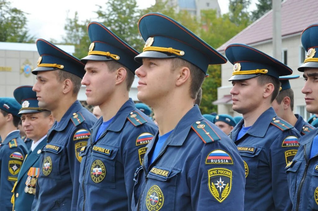 Сайт ивановской спасательно пожарной академии. Ивановская пожарно-спасательная Академия кадетский корпус. Ивановская пожарно-спасательная Академия значок. МЧС России на службе родине. Ивановская пожарно-спасательная Академия МЧС герб.