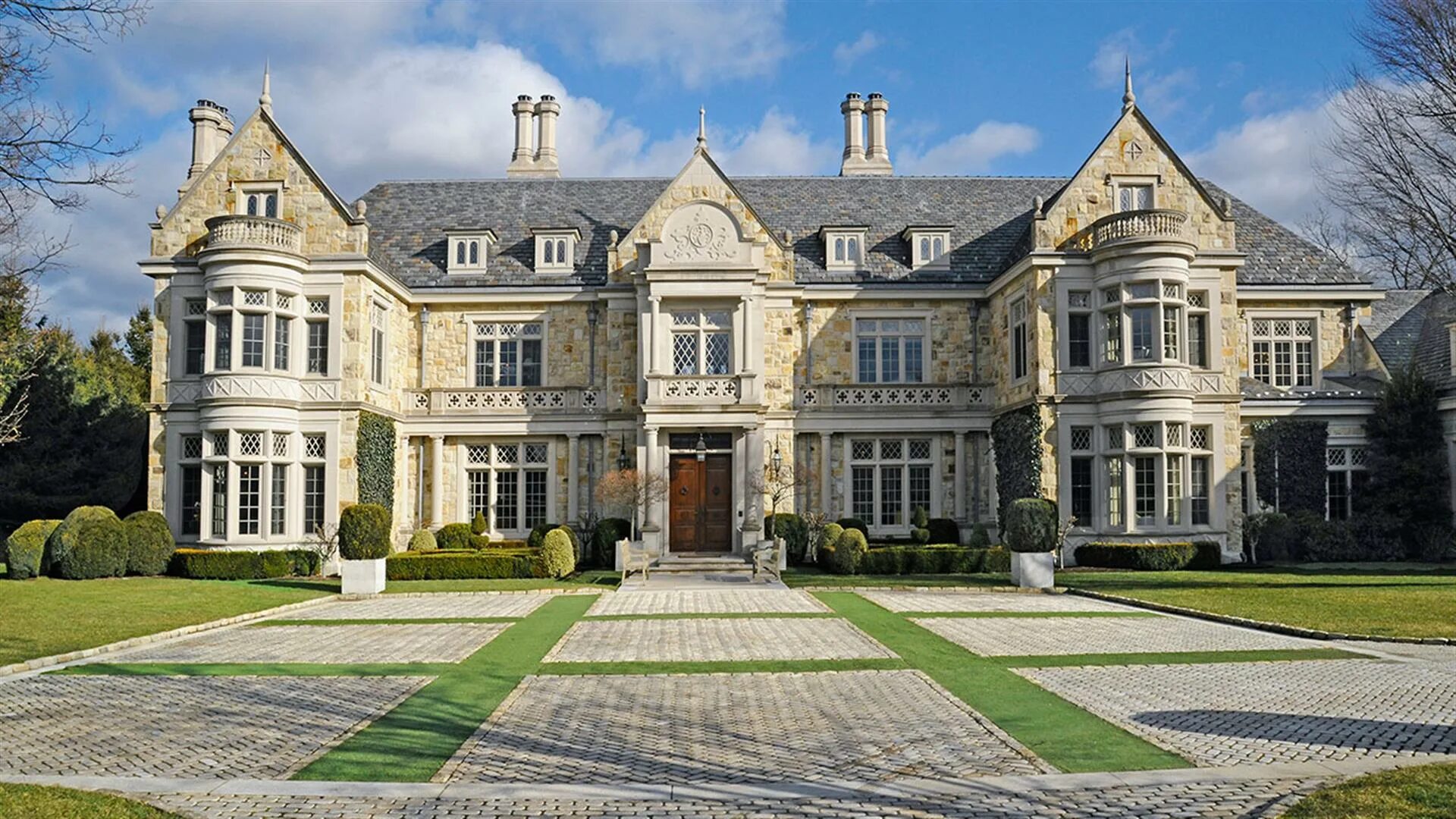 Real vintage estate wedding at the Tate House, a pink marble mansion and wedding
