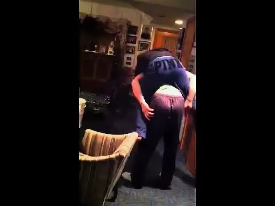 Brothers ass. Sister grinding brother. Brother and sister Fights СТО. The brothers and sister Perreo. Perreo sister brother Home.