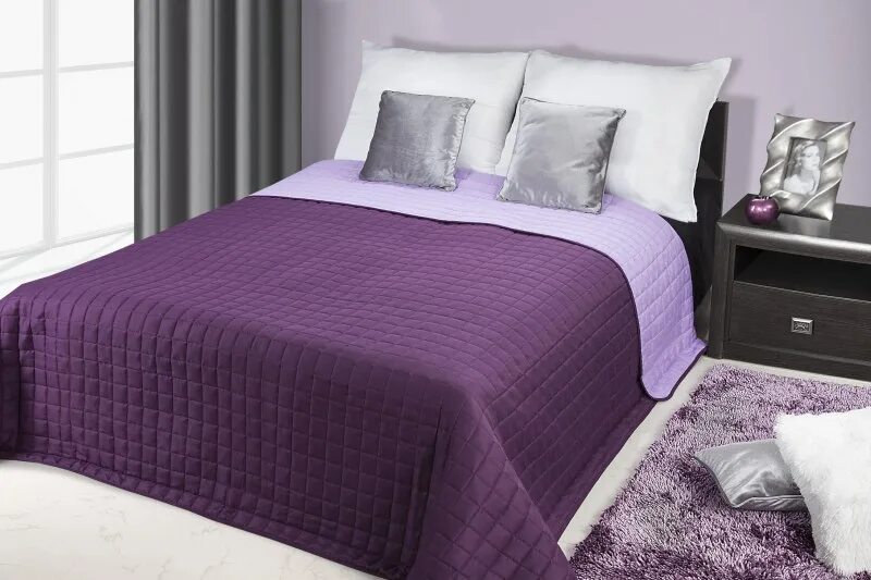 Вайлдберриз покрывало на кровать. Сиреневый плед на кровать. Фиолетовое покрывало на кровать в интерьере. Плед сиреневого цвета. Фиолетовое покрывало в интерьере.