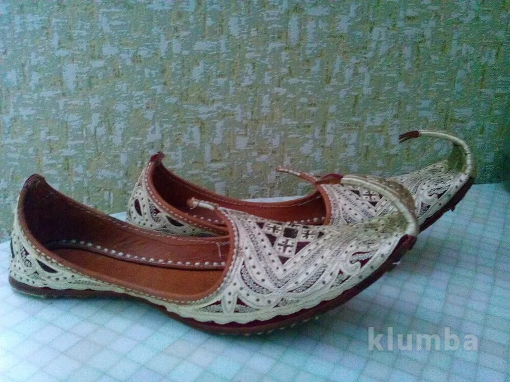 Ботинки с длинным носом. Гнутые туфли. Туфли с длинным носом. Гнутые туфли. Согнутый ботинок.